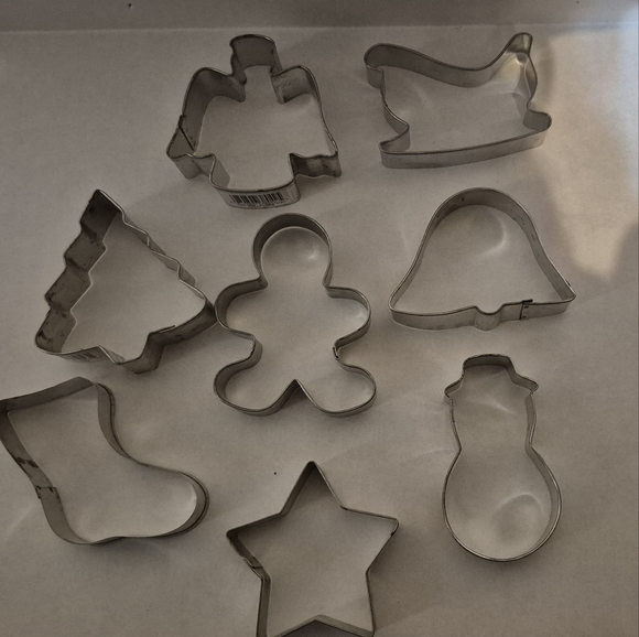 Wilton Christmas And Halloween Duo Pack Cookie Cutters 31pc Holiday Baking - Picture 7 of 13